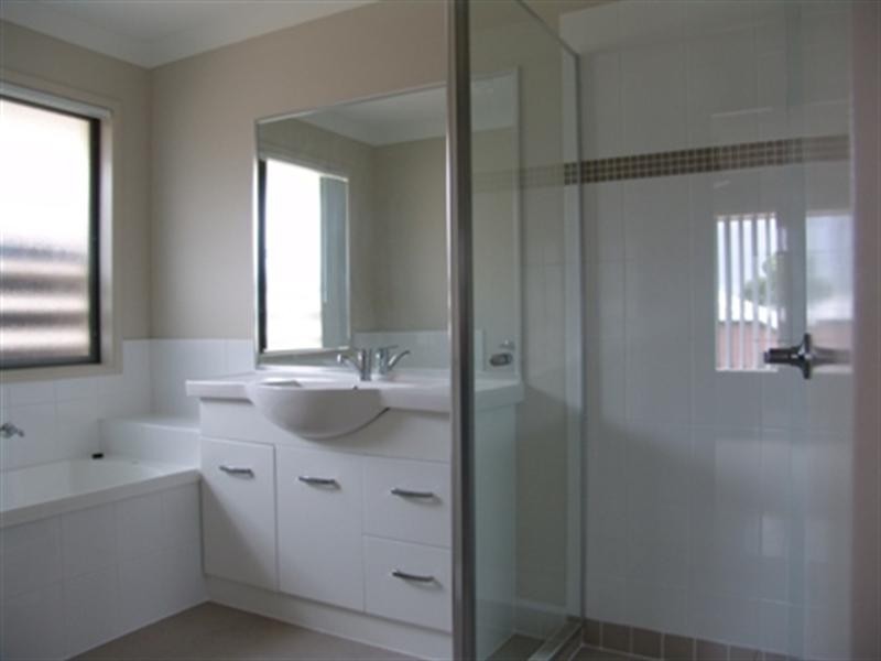 172 Barrack Road, Cannon Hill QLD 4170