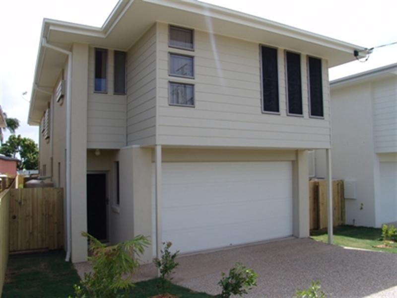 174 Barrack Road, Cannon Hill QLD 4170