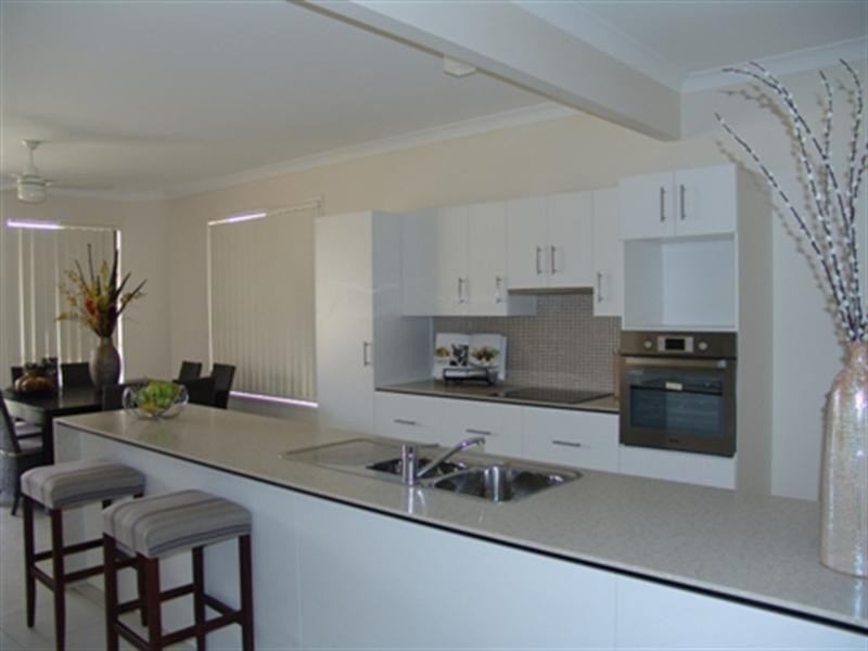 174 Barrack Road, Cannon Hill QLD 4170