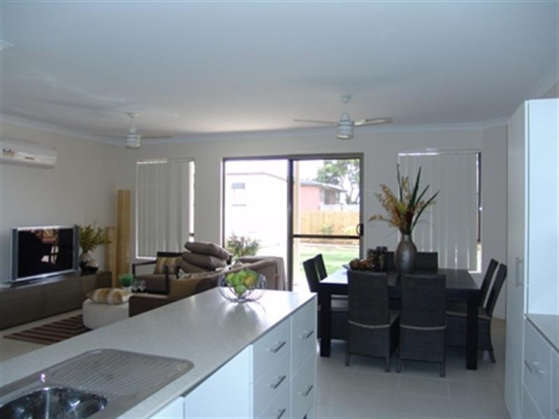 174 Barrack Road, Cannon Hill QLD 4170