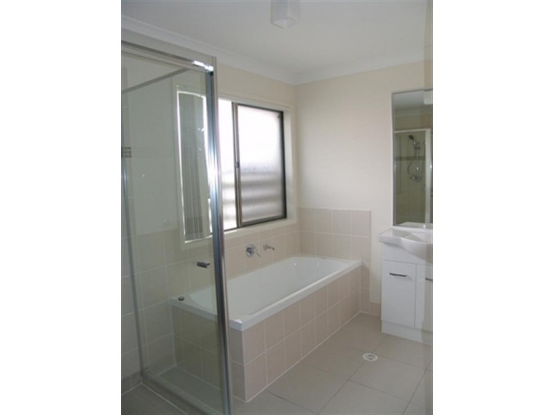 174 Barrack Road, Cannon Hill QLD 4170