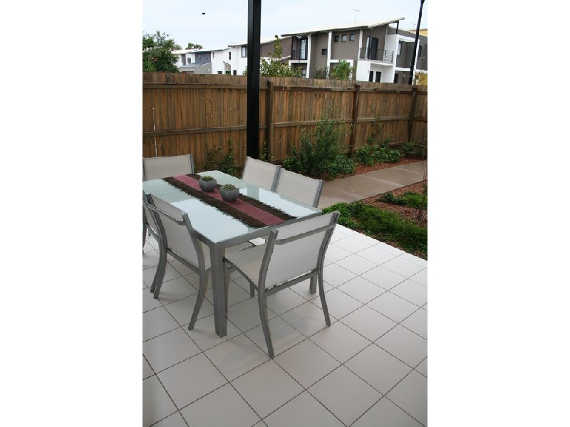 1b Surbiton Court, Carindale QLD 4152