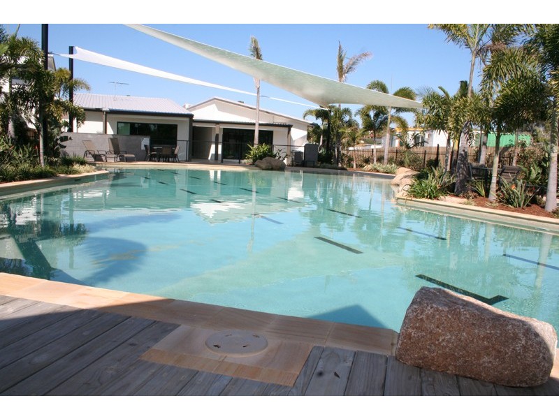 1b Surbiton Court, Carindale QLD 4152