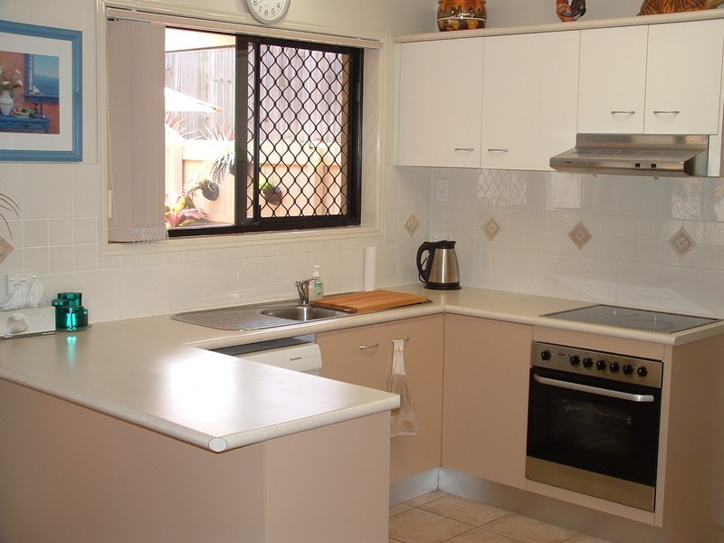 8/7 Nev Close, Wishart QLD 4122