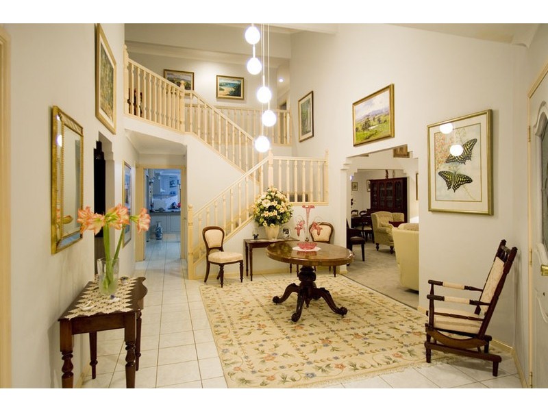 14 Raymore Court, Carindale QLD 4152