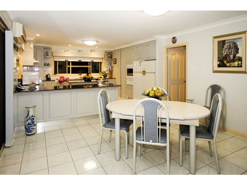 14 Raymore Court, Carindale QLD 4152