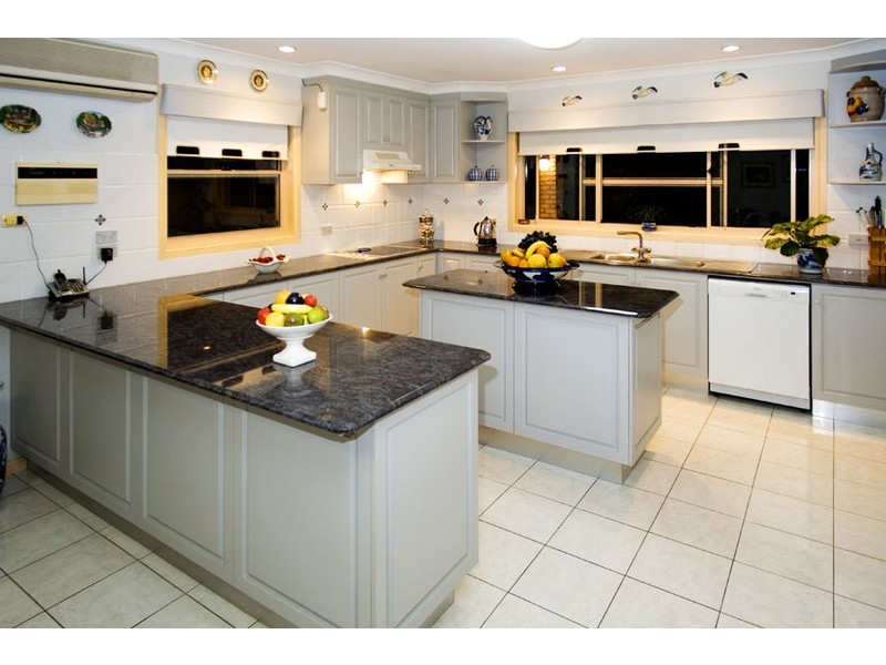 14 Raymore Court, Carindale QLD 4152