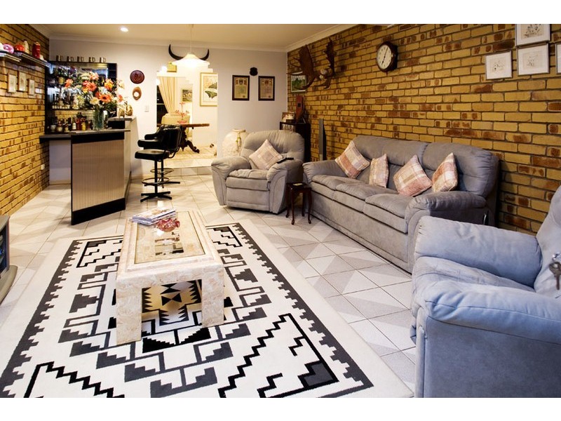 14 Raymore Court, Carindale QLD 4152