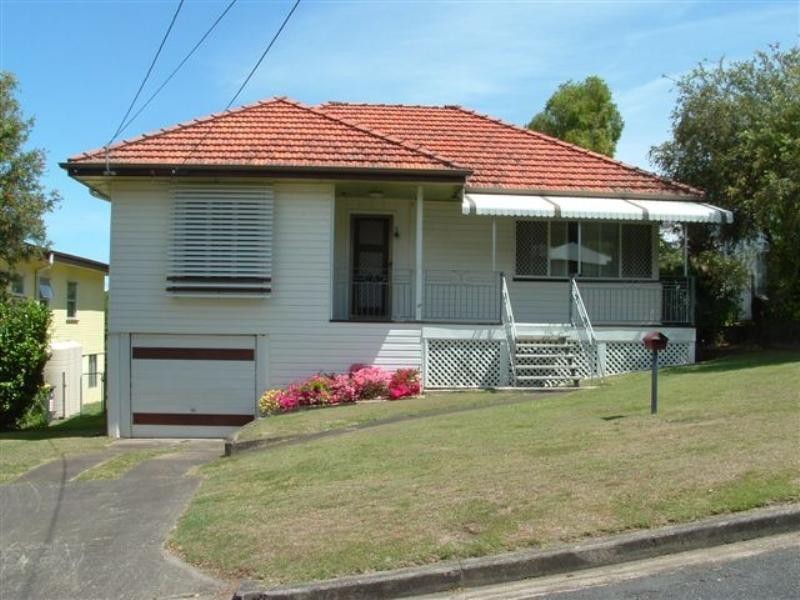 12 Quebec Avenue, Camp Hill QLD 4152