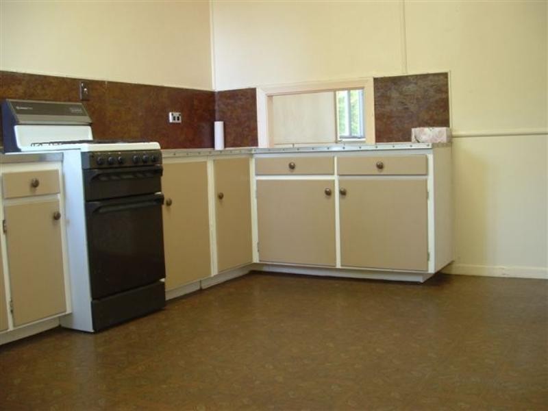 12 Quebec Avenue, Camp Hill QLD 4152