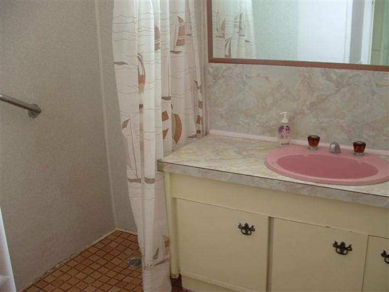 12 Quebec Avenue, Camp Hill QLD 4152