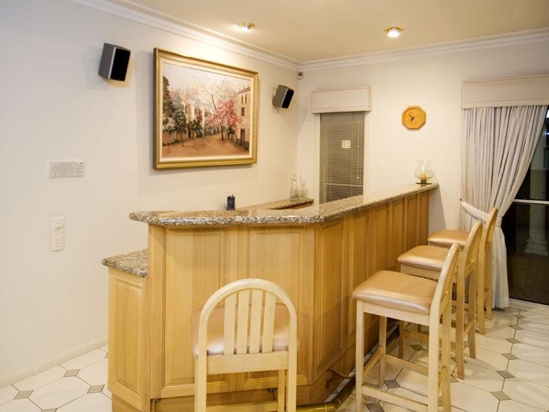 4 Haslam Court, Carindale QLD 4152