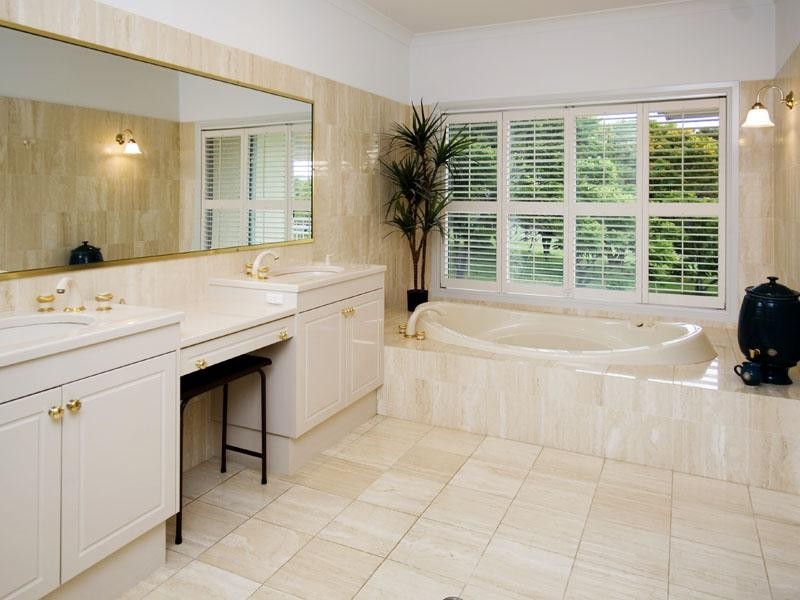 4 Haslam Court, Carindale QLD 4152