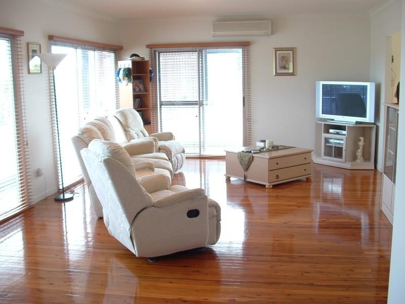 23 Uther Street, Carindale QLD 4152