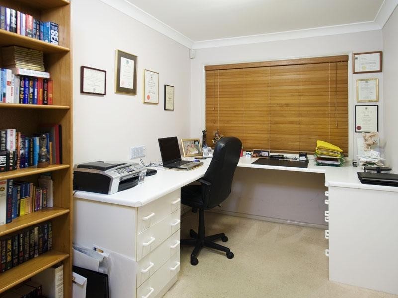 38 Amersham Crescent, Carindale QLD 4152