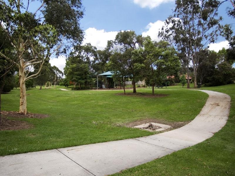 38 Amersham Crescent, Carindale QLD 4152