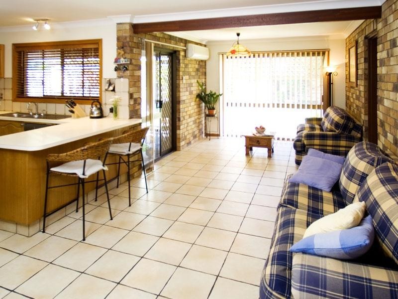 38 Naretha Street, Carindale QLD 4152