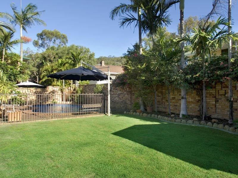 38 Naretha Street, Carindale QLD 4152