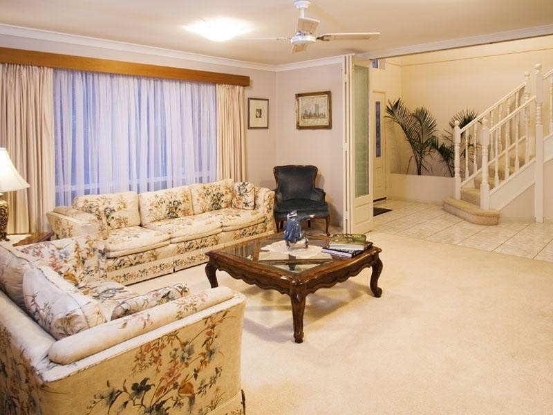 38 Amersham Crescent, Carindale QLD 4152