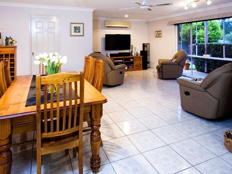 38 Amersham Crescent, Carindale QLD 4152