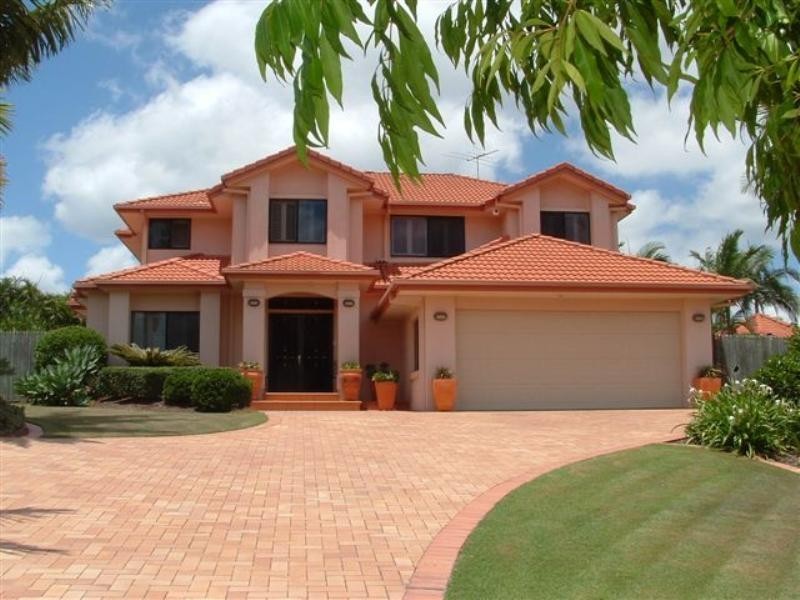 16 Barnstos Place, Carindale QLD 4152