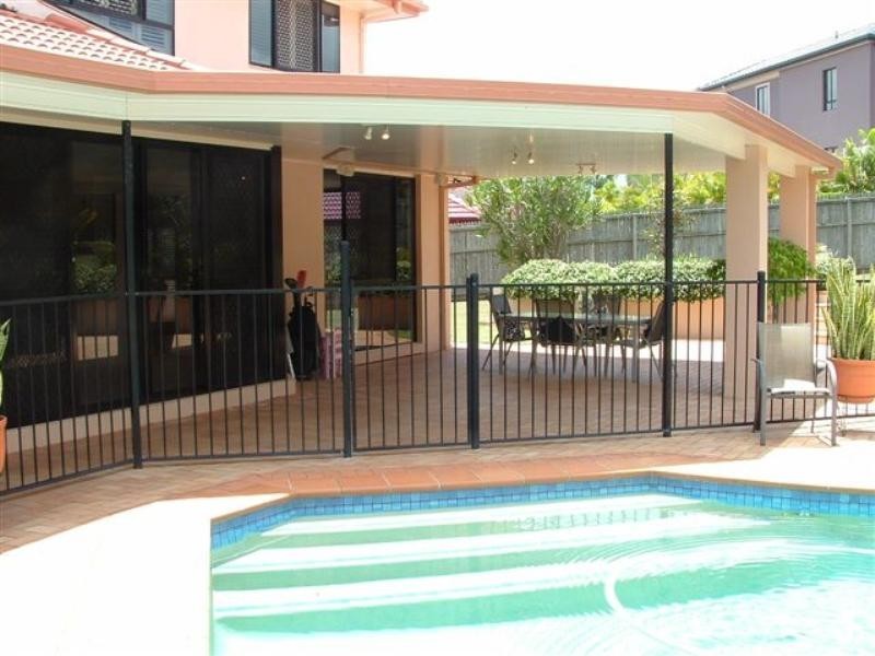 16 Barnstos Place, Carindale QLD 4152