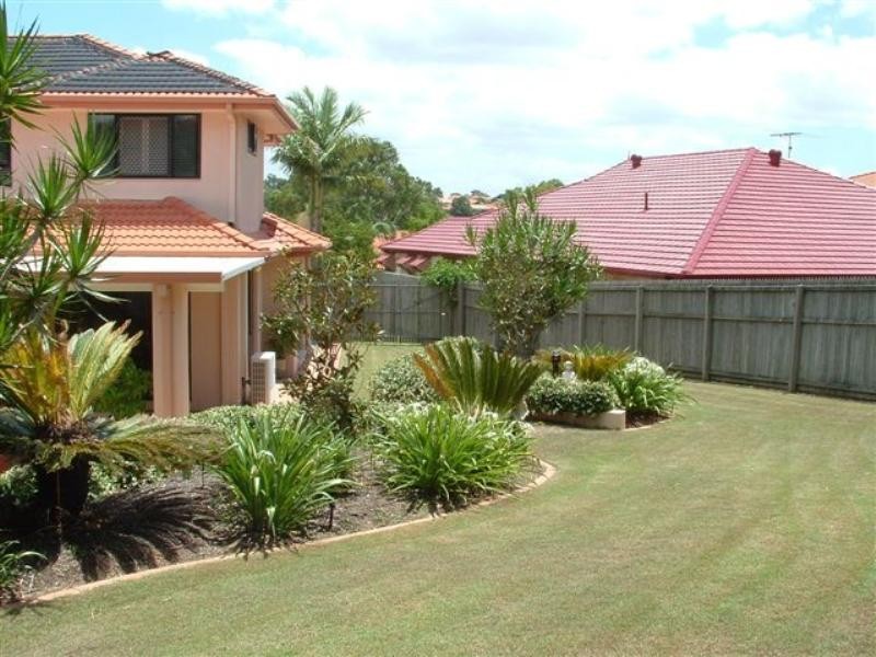 16 Barnstos Place, Carindale QLD 4152