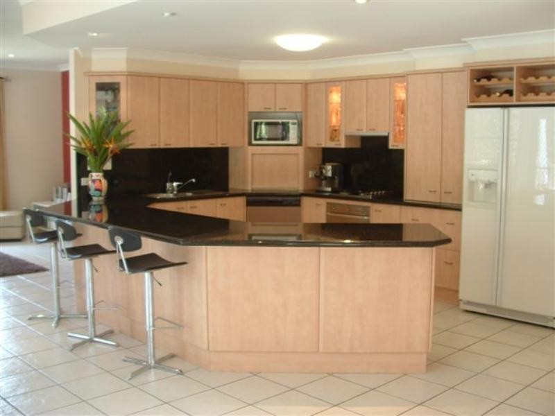 16 Barnstos Place, Carindale QLD 4152