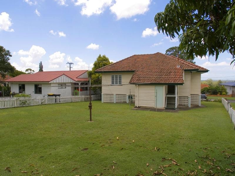 11 Faraday Street, Camp Hill QLD 4152