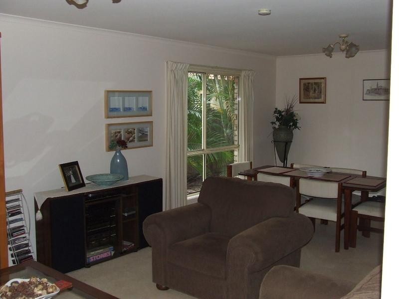 6 Glastonbury Place, Carindale QLD 4152