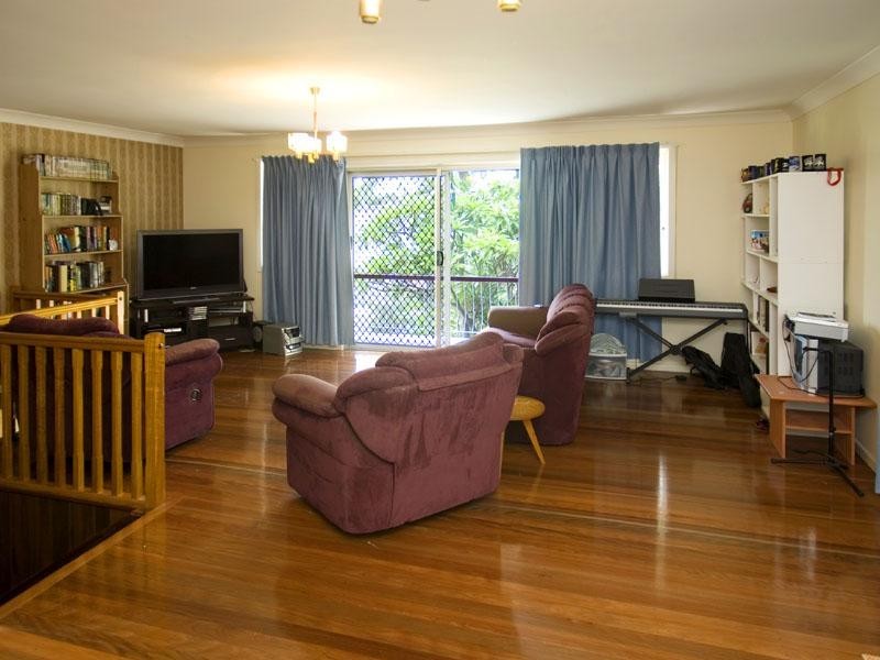 15 Ara Street, Camp Hill QLD 4152