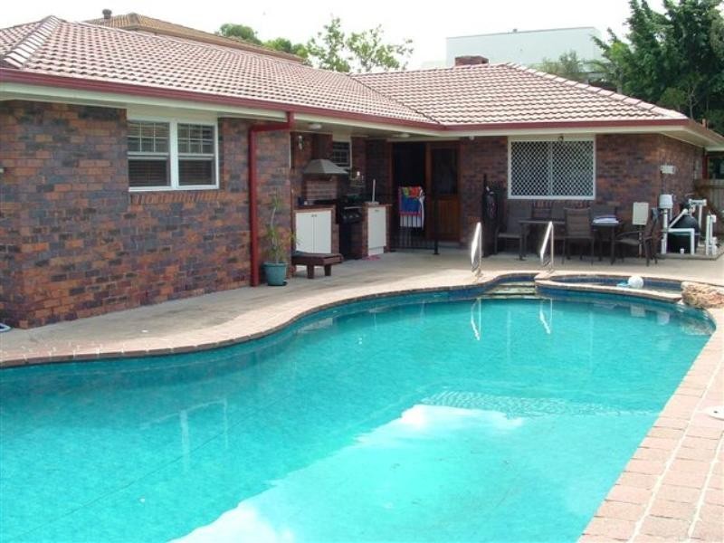 269 Winstanley Street, Carindale QLD 4152