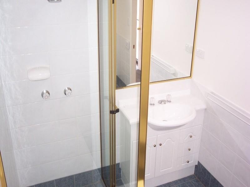 2/11 Mons Road, Carina Heights QLD 4152