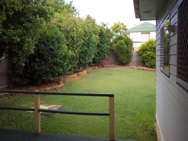 22 Renton Street, Camp Hill QLD 4152