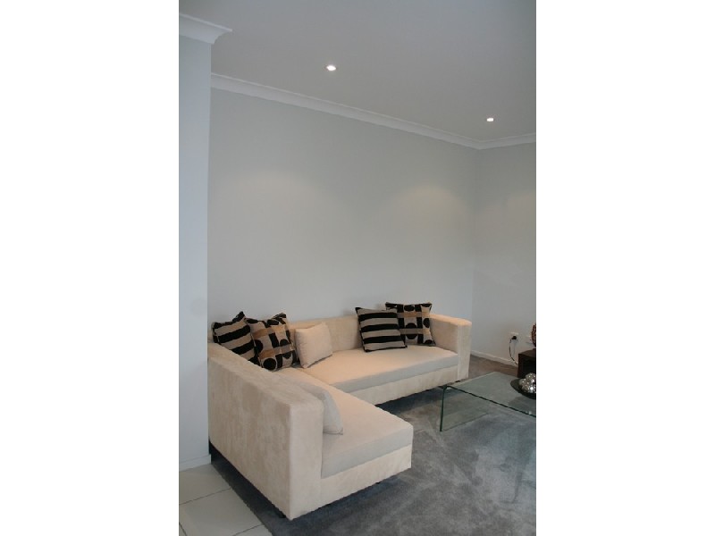 1a Surbiton Court, Carindale QLD 4152