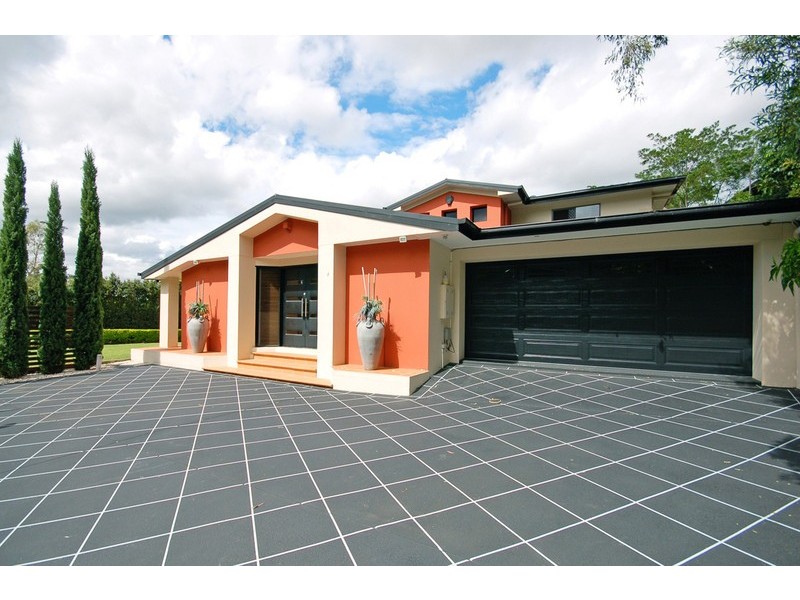 1 Devonshire Court, Carina Heights QLD 4152
