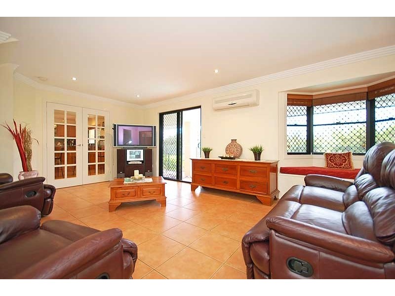 1 Devonshire Court, Carina Heights QLD 4152