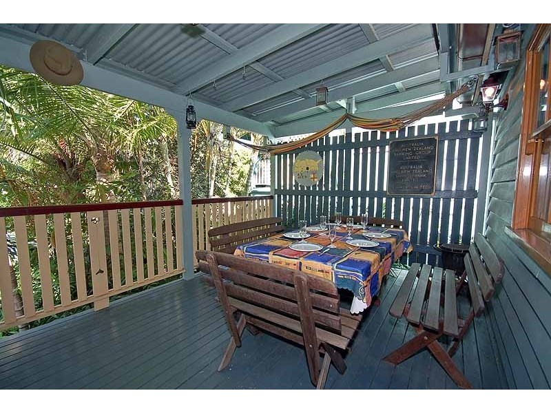 14 Moore Street, Morningside QLD 4170