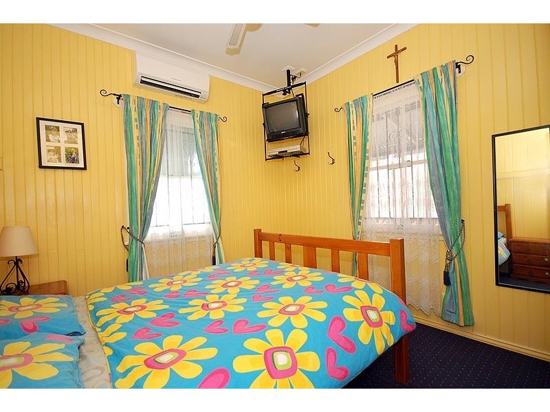 14 Moore Street, Morningside QLD 4170