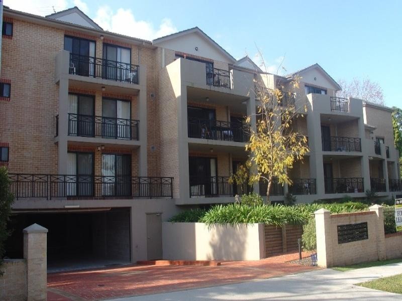 2/2-6 Shirley Street, Carlingford NSW 2118