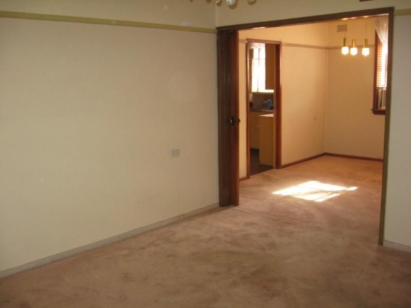 2 Hinkler Street, Ermington NSW 2115