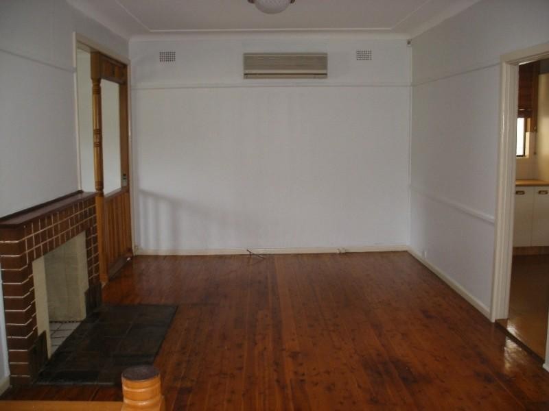 8 Edward Street, Northmead NSW 2152