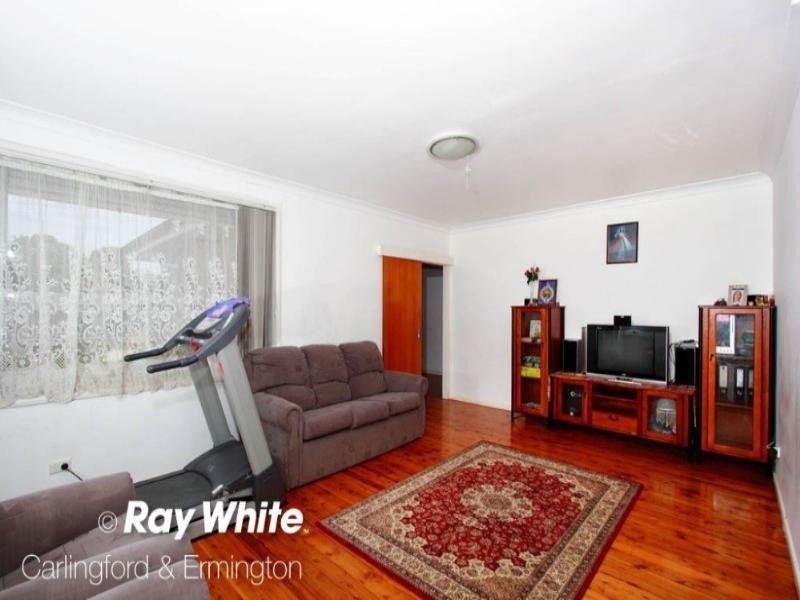 11 Niblick Crescent, Oatlands NSW 2117