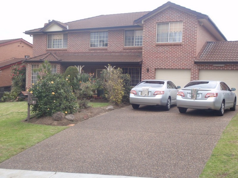 7 Strathalbyn Drive, Oatlands NSW 2117