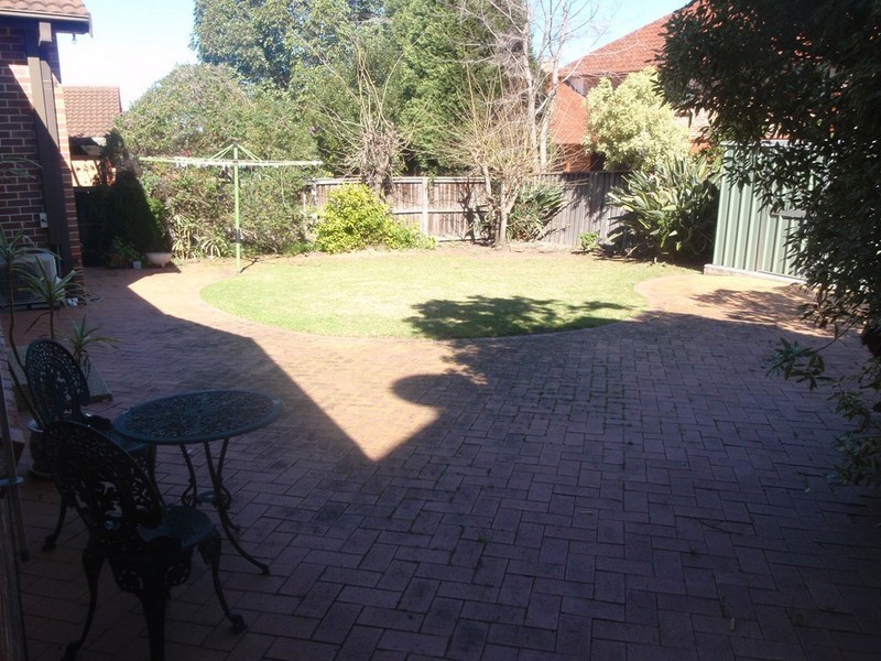 7 Strathalbyn Drive, Oatlands NSW 2117