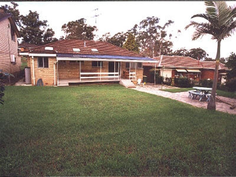 8 Niblick Crescent, Oatlands NSW 2117