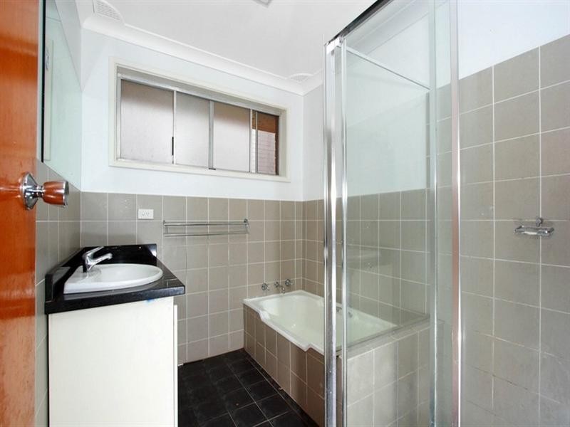 11 Niblick Crescent, Oatlands NSW 2117