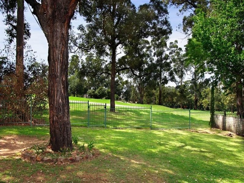 11 Niblick Crescent, Oatlands NSW 2117