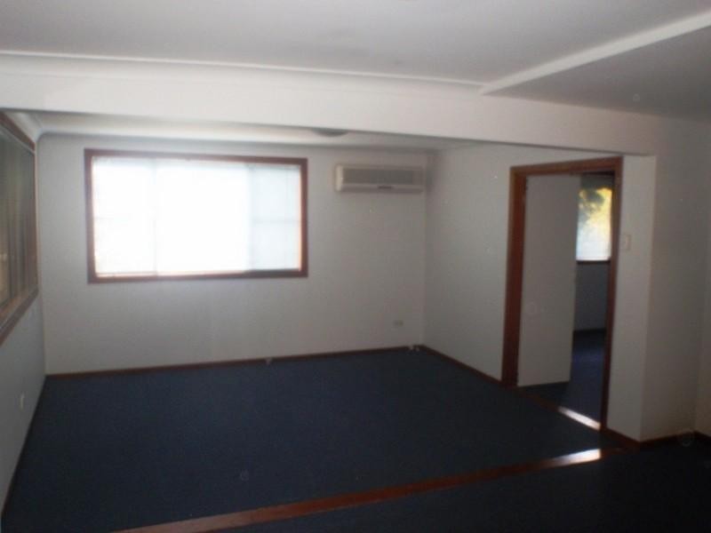 11 Windermere Avenue, Northmead NSW 2152