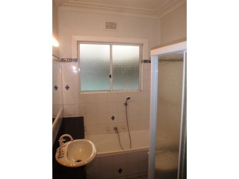 11 Windermere Avenue, Northmead NSW 2152